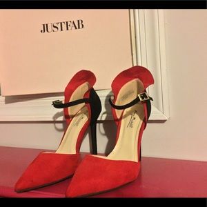 💋Red Ruffled Stilettos 👠